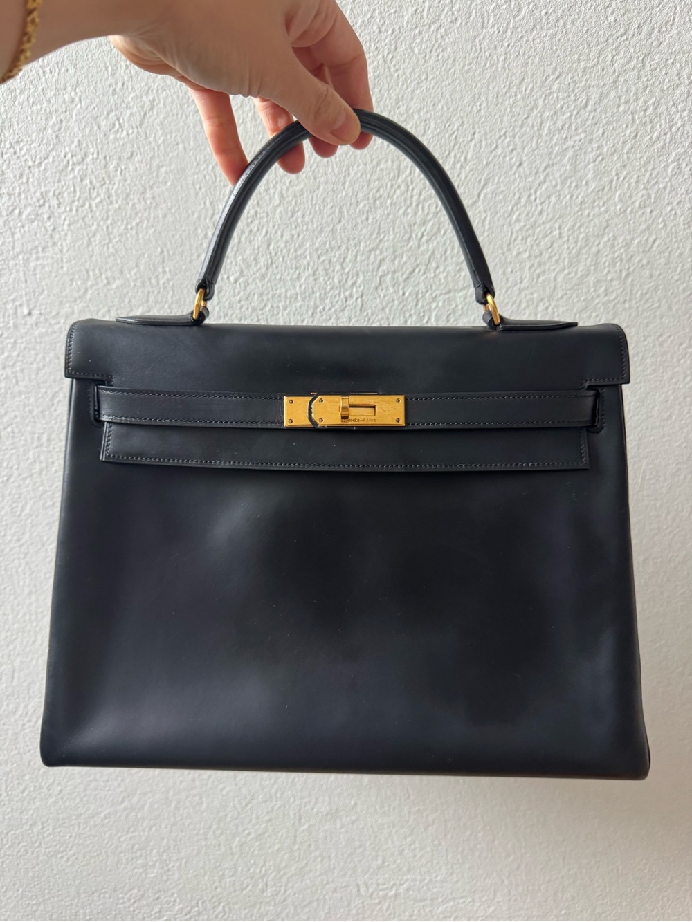 Hermes Kelly Top Handle Bag with Gold Hardware Retourne 32 Noir Box